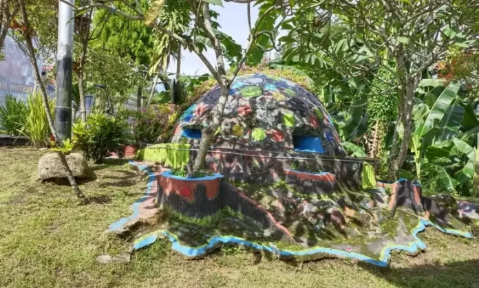 Kondisi salah satu pillbox Jepang tinggalan Perang Dunia II di Pulau Doom, Kota Sorong, Papua Barat.(Foto: Dok Penulis) sumber : potretmaluku.id